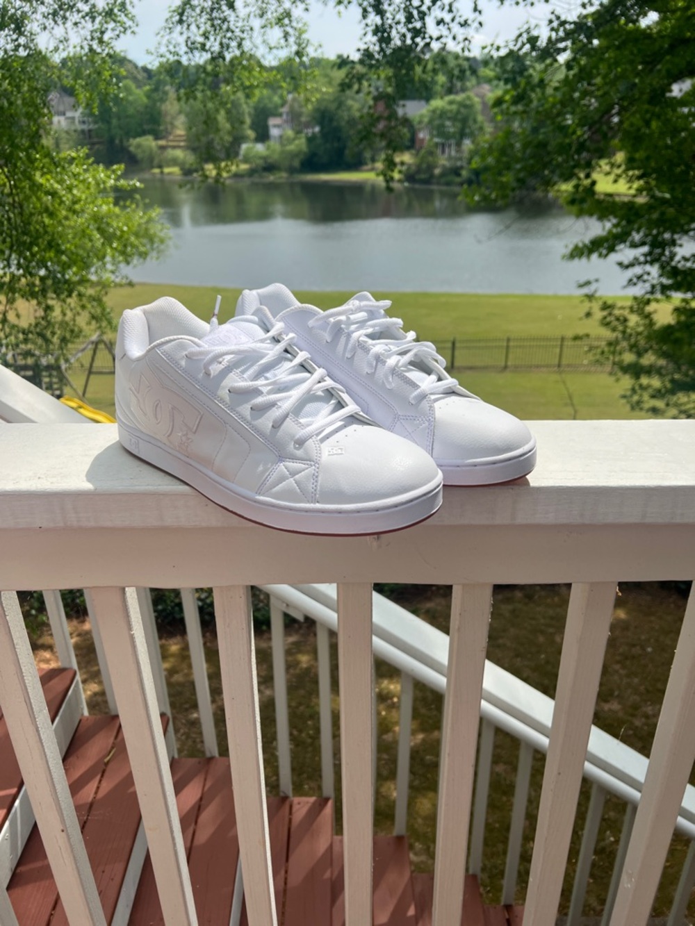DC Court Graffik Men's White
Skate Shoes Size 14 NWOT
